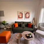 First Guest! Stylish Lakeview 2Br