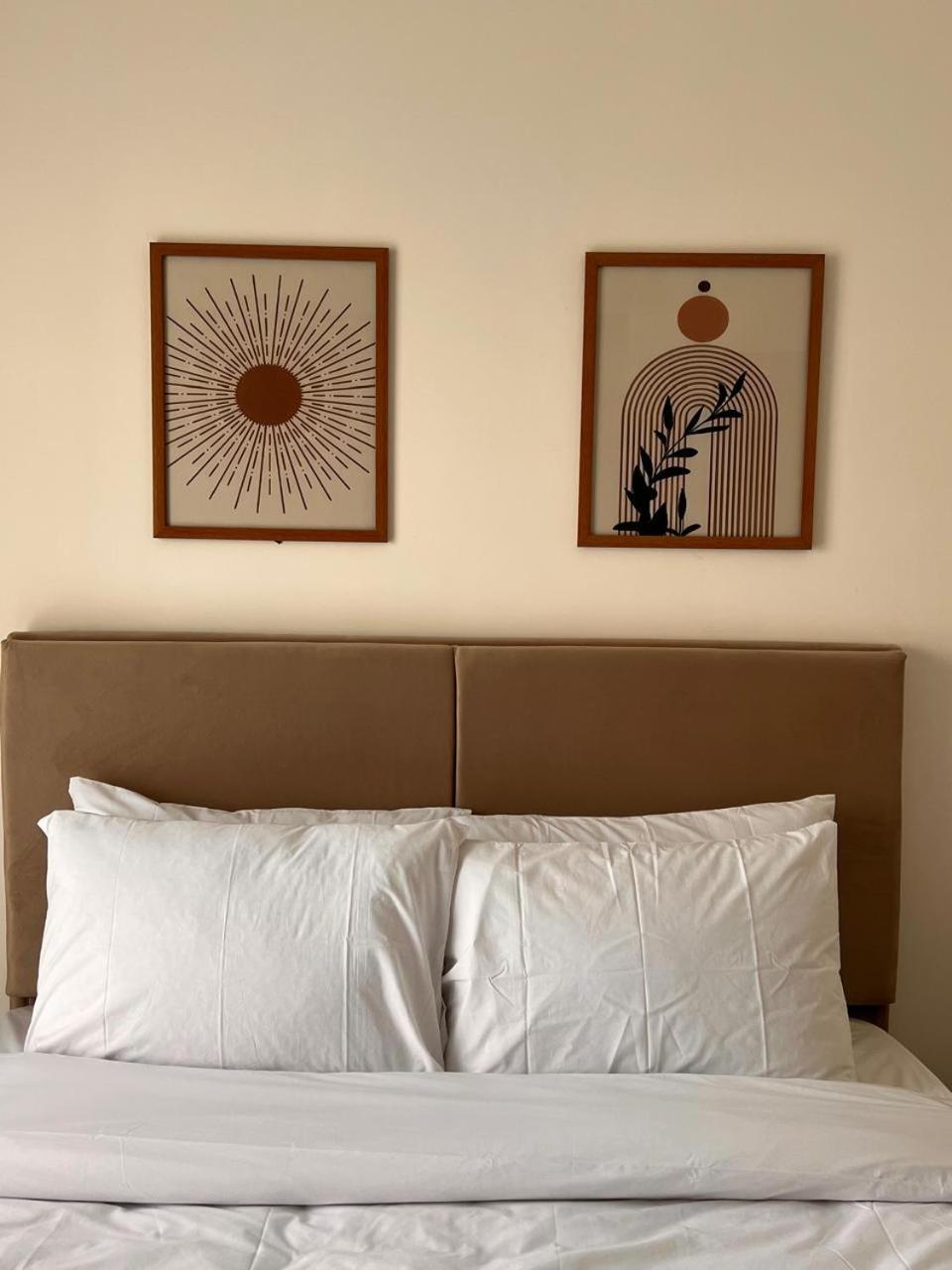 Apartment First Guest! Stylish Lakeview 2br